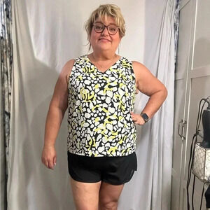 Nine West Yellow black and white graphic on a non stretch tank top.  size XXL